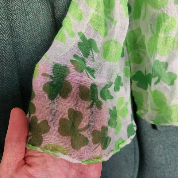 New shamrock clover scarf 70x13" - Picture 3 of 4